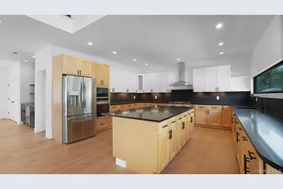 25 Red Maple Drive N, Wantagh, NY 11793 - Photo 10