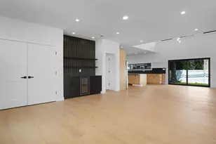 25 Red Maple Dr N, Wantagh, NY 11793 - Photo 4