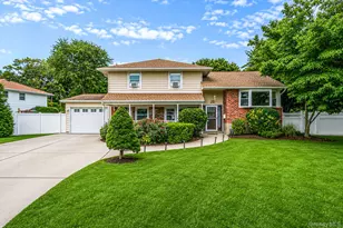 25 Dudley Ln, Kings Park, NY 11754 - Photo 2