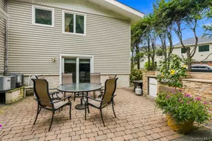11 Laurie Pl, Glen Cove, NY 11542 - Photo 30