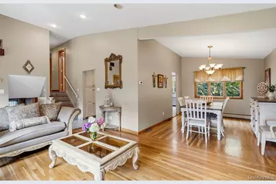 11 Laurie Place, Glen Cove, NY 11542 - Photo 8