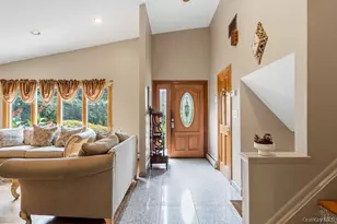 11 Laurie Pl, Glen Cove, NY 11542 - Photo 4