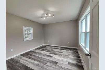 917-921 Violet Avenue #B, Hyde Park, NY 12538 - Photo 12