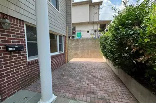 35 Sands Point Rd, Port Washington, NY 11050 - Photo 2