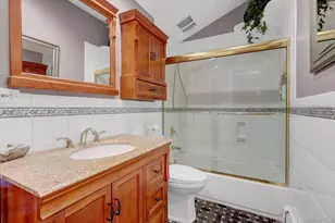 15 Denise Ln, Hauppauge, NY 11788 - Photo 22
