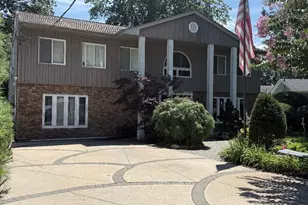 15 Denise Ln, Hauppauge, NY 11788 - Photo 2