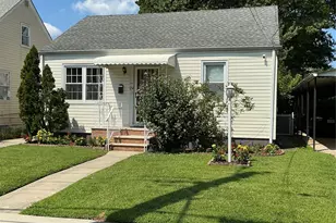 118-24 236th St, Cambria Heights, NY 11411 - Photo 2