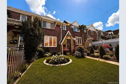 143-14 85th Drive, Jamaica, NY 11435 - Photo 2