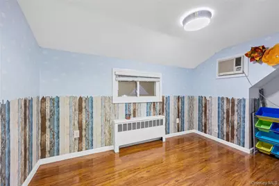 34 Hedge Lane, Westbury, NY 11590 - Photo 22
