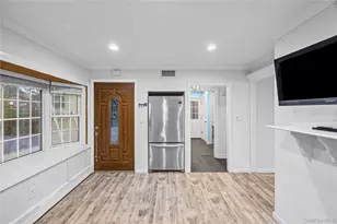34 Hedge Ln, Westbury, NY 11590 - Photo 10