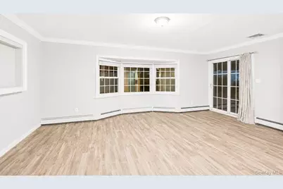 34 Hedge Lane, Westbury, NY 11590 - Photo 8