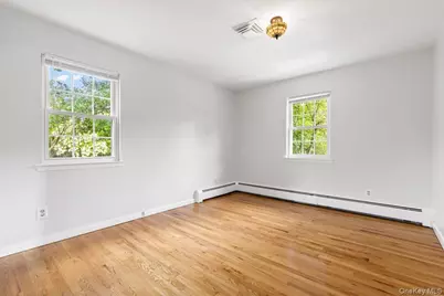 649 White Plains Road, Eastchester, NY 10709 - Photo 10