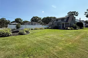 70 Lake Promenade, Ronkonkoma, NY 11779 - Photo 2