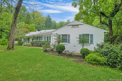 12 E Wheeler Place E, West Nyack, NY 10994 - Photo 2