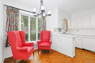 12 E Wheeler Place E, West Nyack, NY 10994 - Photo 8