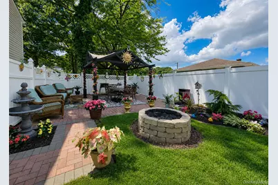 5 Avenue B, Holbrook, NY 11741 - Photo 24