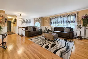 5 Avenue B, Holbrook, NY 11741 - Photo 18