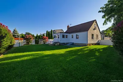 2357 Atlantic Boulevard, Wantagh, NY 11793 - Photo 8