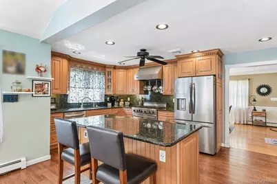 103 Harvard Avenue, Smithtown, NY 11787 - Photo 18