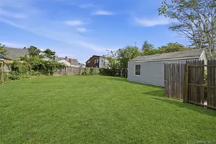 21 Independence Ave, Babylon, NY 11702 - Photo 16