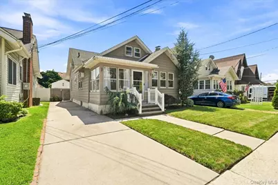 7 Lancaster Street, Lynbrook, NY 11563 - Photo 2