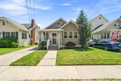 7 Lancaster Street, Lynbrook, NY 11563 - Photo 1