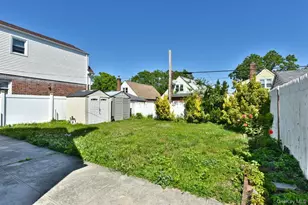 88-05 Winchester Blvd, Queens Village, NY 11427 - Photo 32