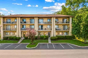 13 Omni Parc Dr, Nanuet, NY 10954 - Photo 2