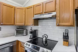 2200 Aldrich Ln, Laurel, NY 11948 - Photo 12