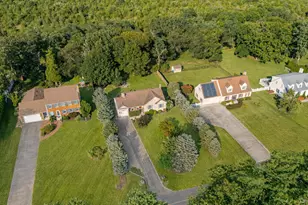 2200 Aldrich Ln, Laurel, NY 11948 - Photo 2