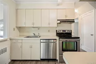 5 Mayfair Ln, Hicksville, NY 11801 - Photo 18