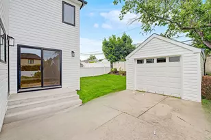 105 Moore St, New Hyde Park, NY 11040 - Photo 36