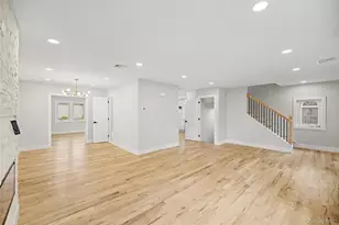 105 Moore St, New Hyde Park, NY 11040 - Photo 20