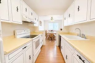 21 Village Park Dr, Fishkill, NY 12524 - Photo 10