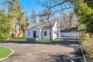 624 Townline Rd, Hauppauge, NY 11788 - Photo 6