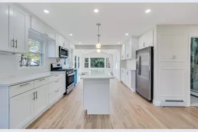624 Townline Road, Hauppauge, NY 11788 - Photo 16