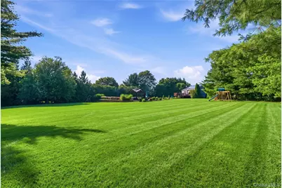 71 Triangle Lane, Calverton, NY 11933 - Photo 18