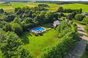 71 Triangle Ln, Calverton, NY 11933 - Photo 8
