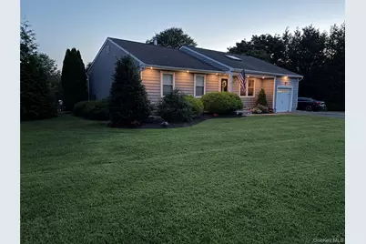 71 Triangle Lane, Calverton, NY 11933 - Photo 12