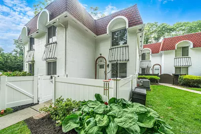 401 Birchwood Road, Medford, NY 11763 - Photo 2
