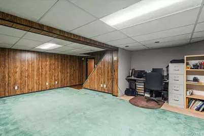 235 N Kings Avenue, Massapequa, NY 11758 - Photo 18