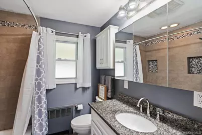 235 N Kings Avenue, Massapequa, NY 11758 - Photo 14