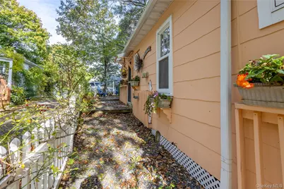 10 Acorn Path, Calverton, NY 11933 - Photo 28