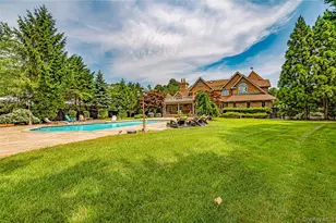 26 The Helm, East Islip, NY 11730 - Photo 6