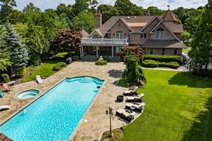 26 The Helm, East Islip, NY 11730 - Photo 2