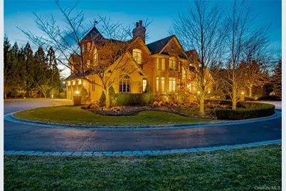 26 The Helm, East Islip, NY 11730 - Photo 4