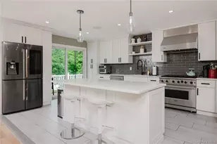 148 Newport Rd, Yonkers, NY 10710 - Photo 4