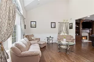 6 Hayloft Ct, Smithtown, NY 11787 - Photo 4