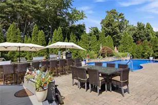 6 Hayloft Ct, Smithtown, NY 11787 - Photo 28