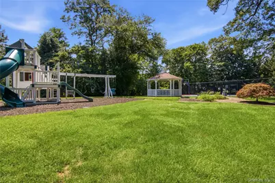 6 Hayloft Court, Smithtown, NY 11787 - Photo 32